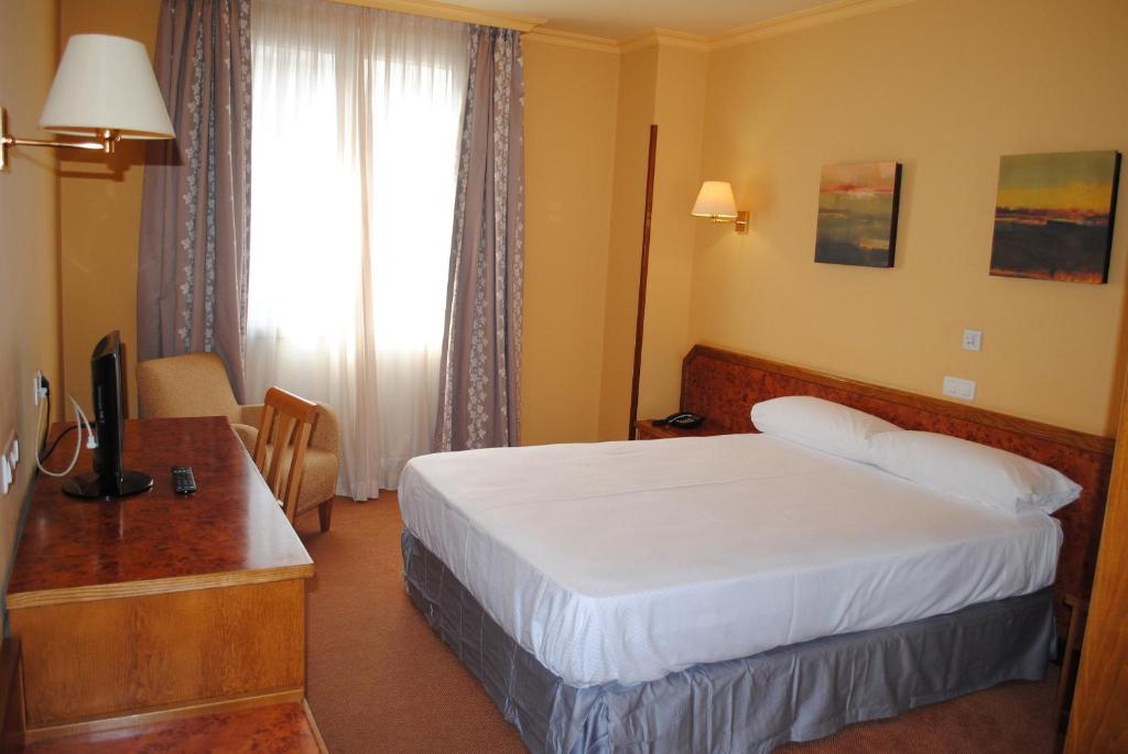 Hotel Gernika - Adults Only Phòng bức ảnh